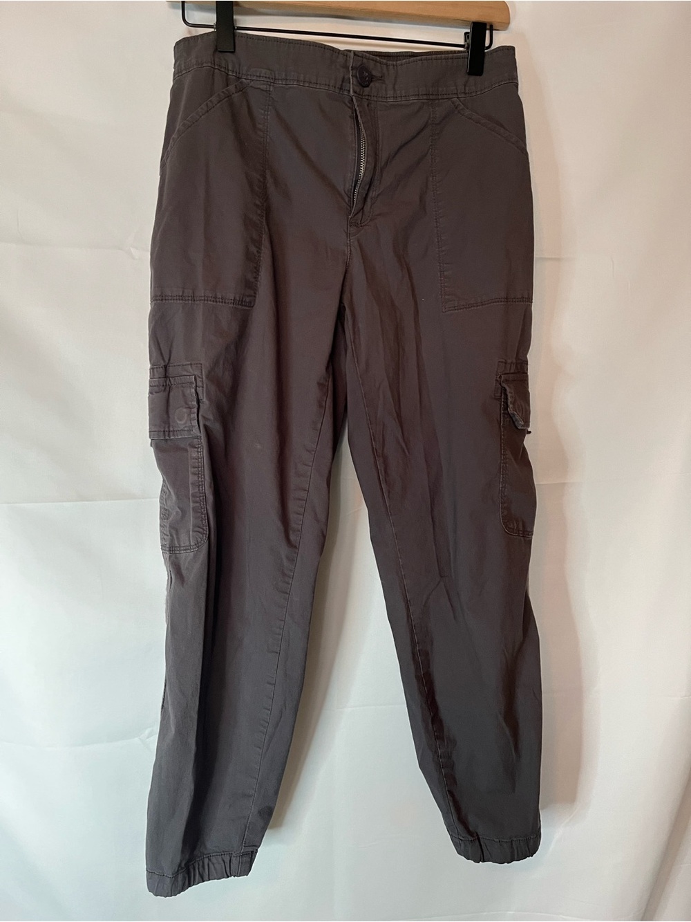 Women's Dark Gray Cargo Capris with Utility Pockets